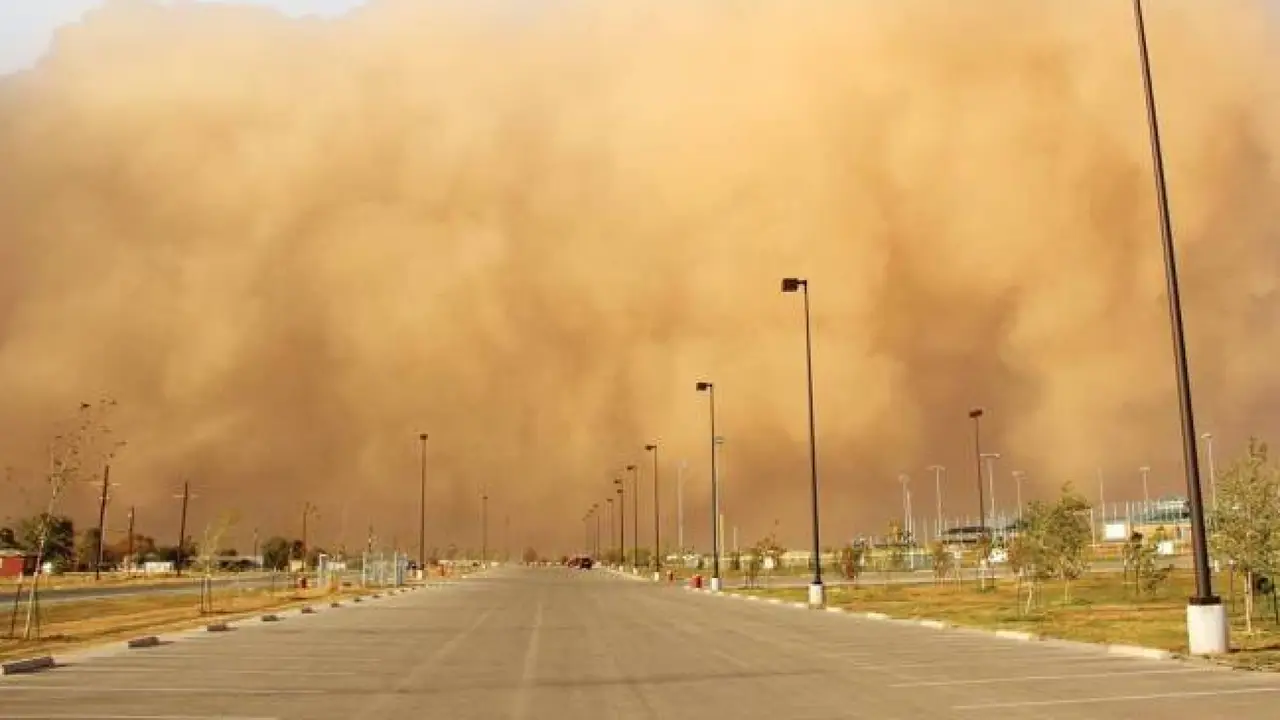 الأرصاد تطلق الإنذار الأصفر وتحذر من غبار كثيف يغطي أجواء المملكة